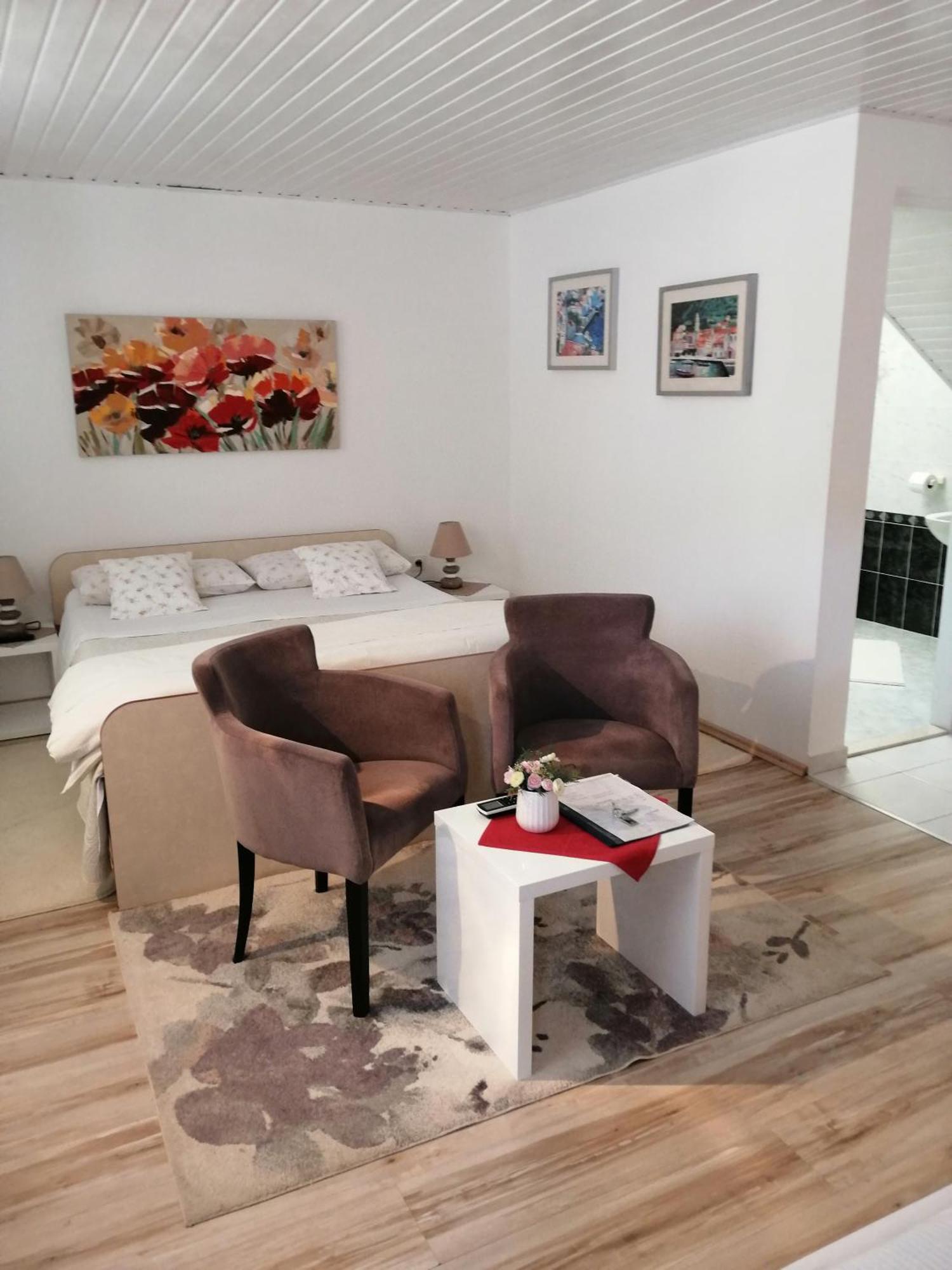 Studio Apartments Kuljis Vis Extérieur photo