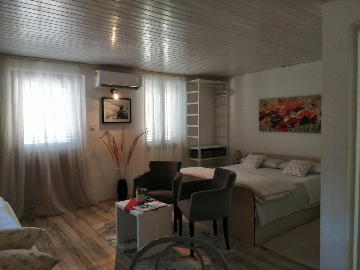 Studio Apartments Kuljis Vis Extérieur photo