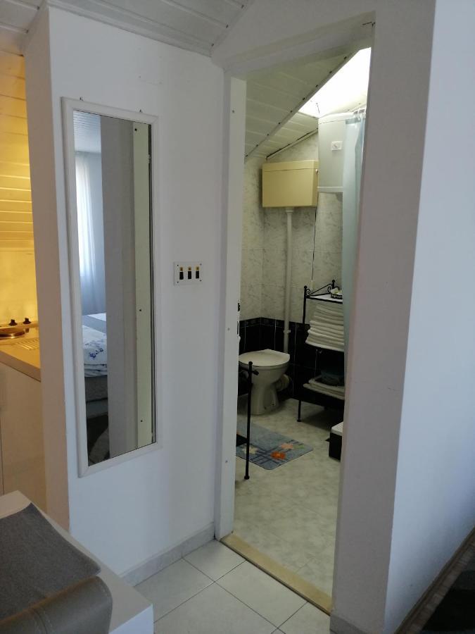 Studio Apartments Kuljis Vis Extérieur photo