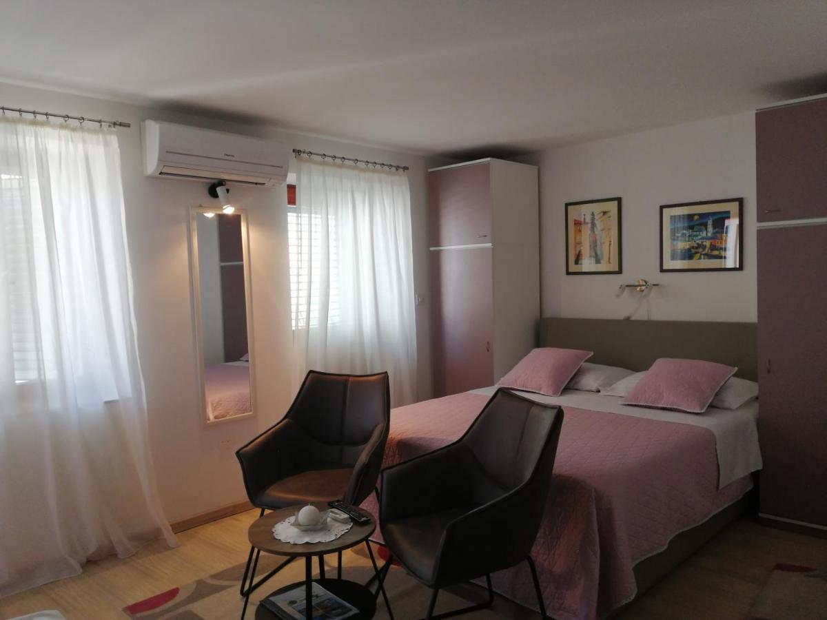 Studio Apartments Kuljis Vis Extérieur photo