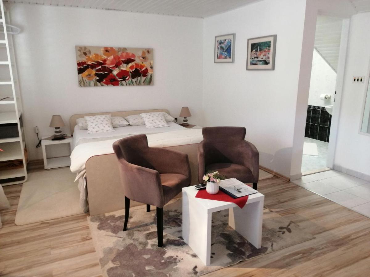 Studio Apartments Kuljis Vis Extérieur photo