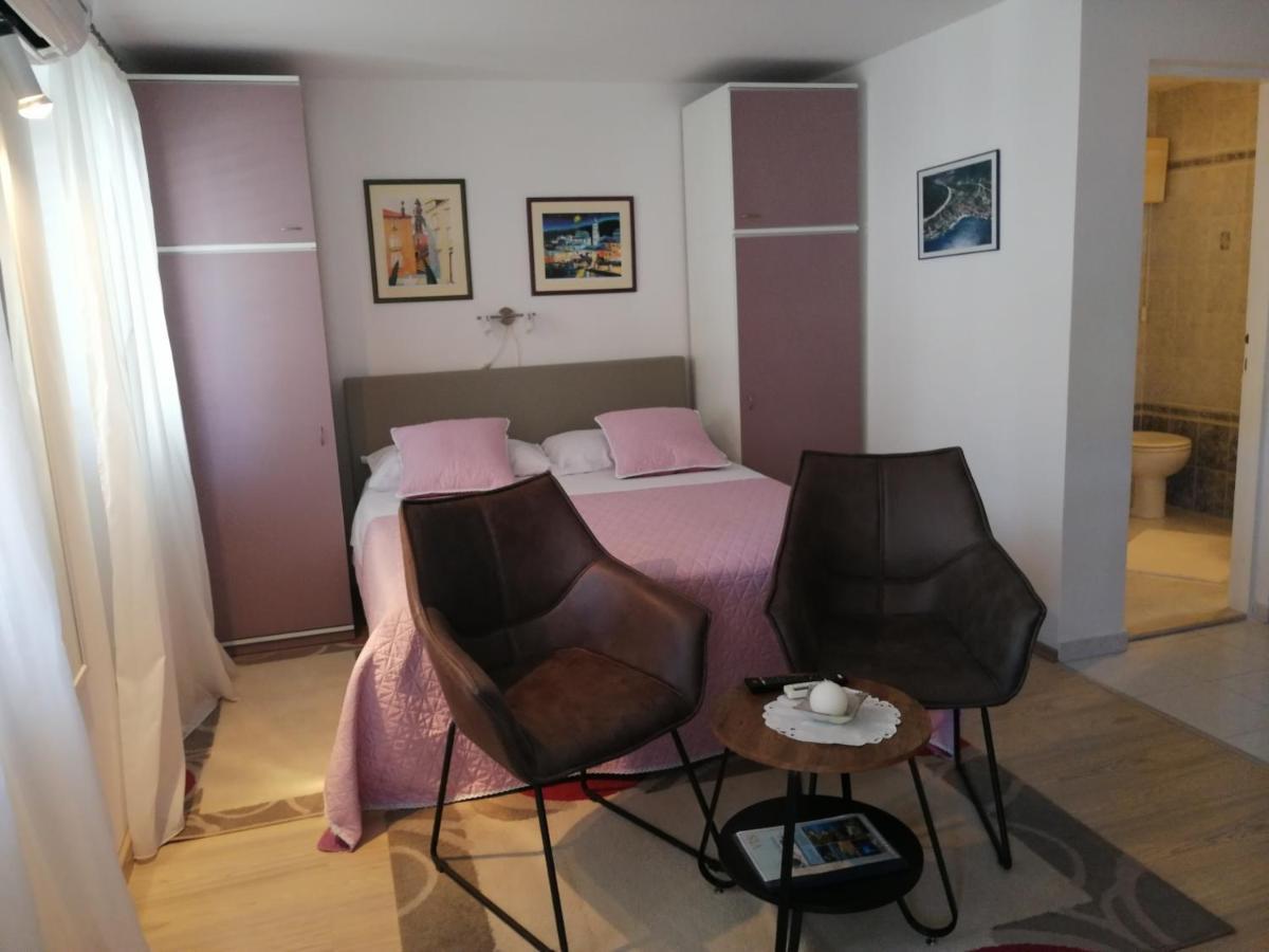 Studio Apartments Kuljis Vis Extérieur photo