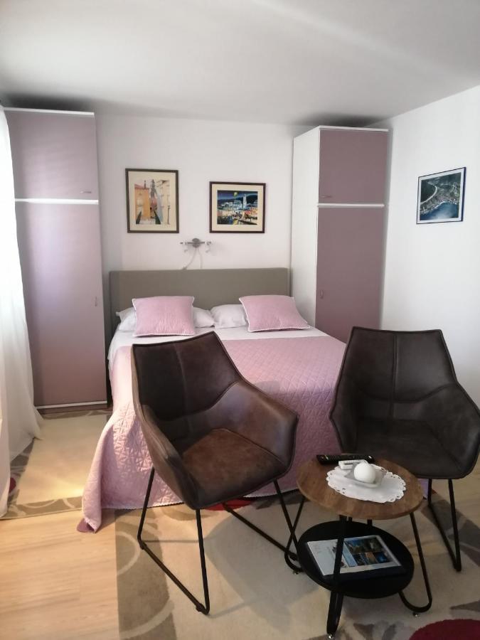 Studio Apartments Kuljis Vis Extérieur photo