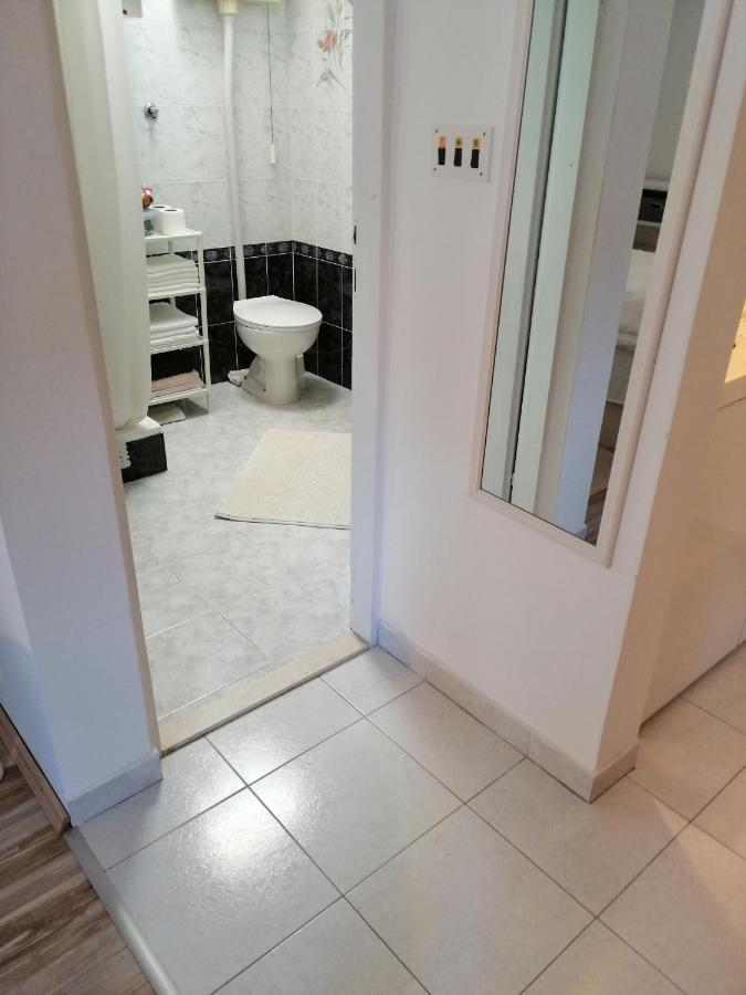 Studio Apartments Kuljis Vis Extérieur photo