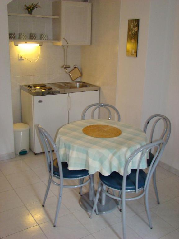 Studio Apartments Kuljis Vis Chambre photo