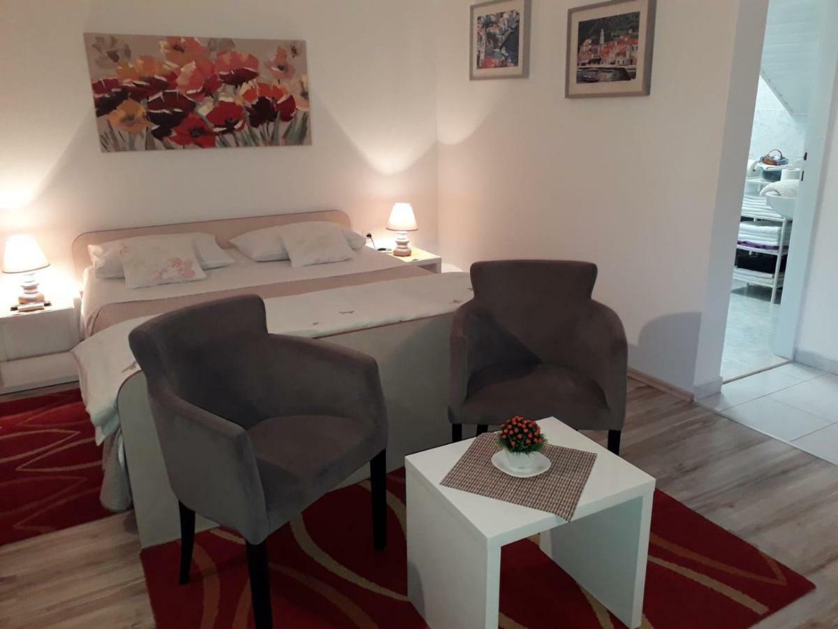 Studio Apartments Kuljis Vis Extérieur photo